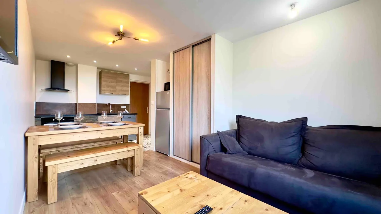 Appartement 11 : séjour et cuisine ouverte