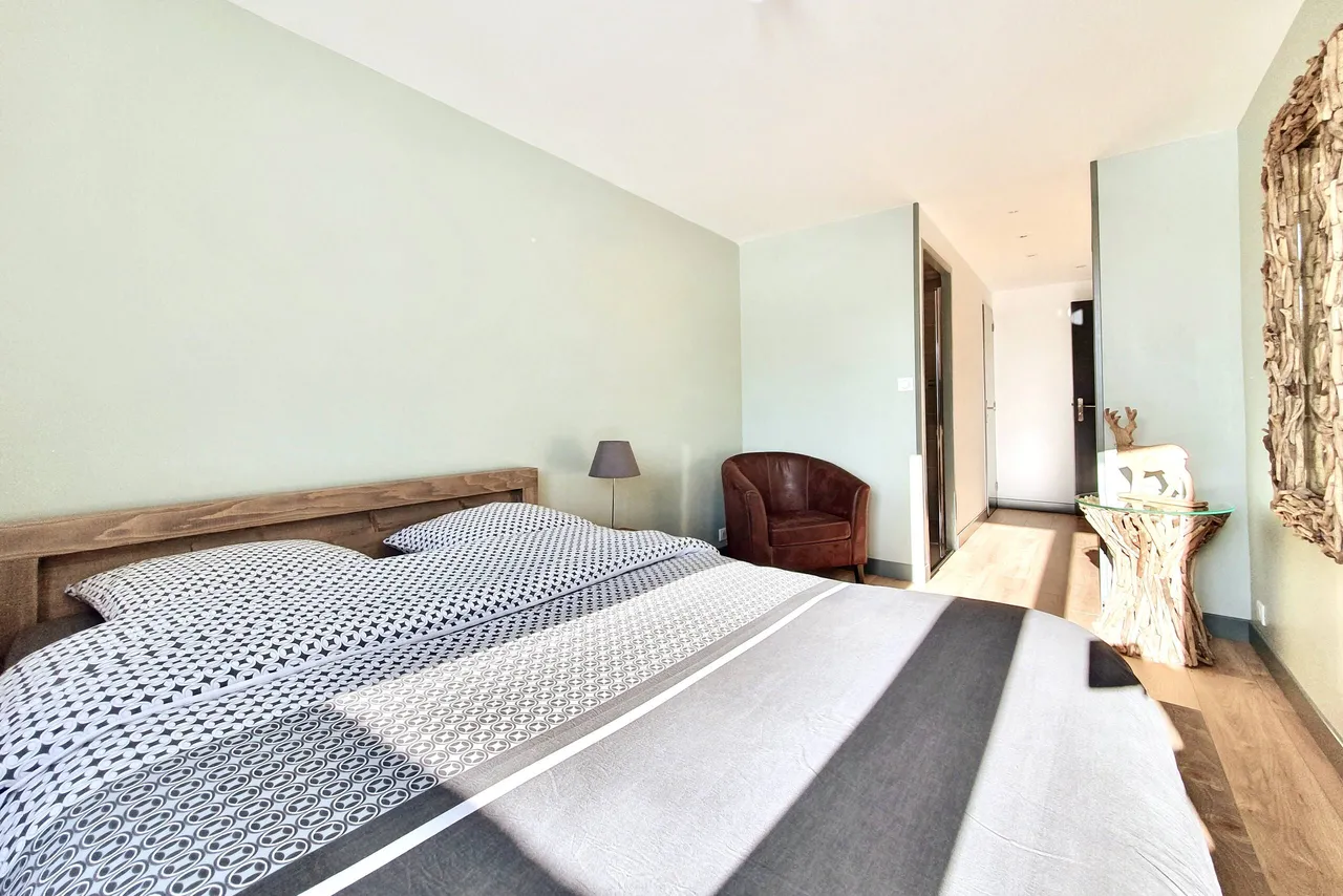 Appartement 12 : le lit double